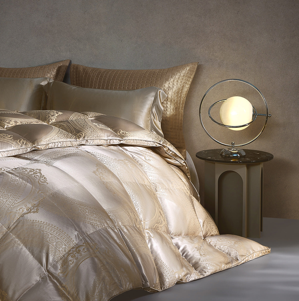 95% Polish White Goose Down Luxury Jacquard Heavy-Weight Quilt